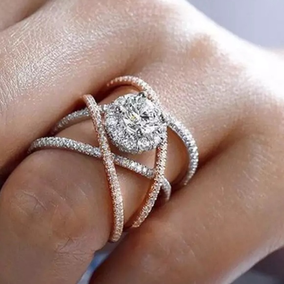 ☀️ Elegant Criss Cross Luxury 925 Silver Ring ☀️ - Picture 2 of 9